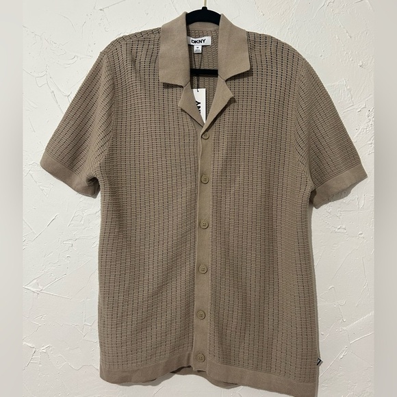 DKNY Men’s Cafe Colored Grid Knit Sweater Camp Button-up Shirt Sz Medium NWT - Picture 2 of 9